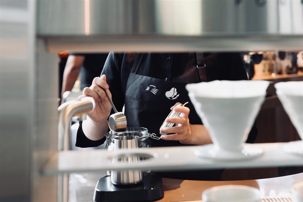 台灣高鐵X路易莎」聯名店  情境2 台灣高鐵X路易莎」聯名店  情境2