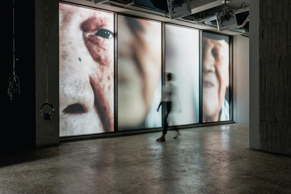 《親愛的___》，《小花計畫2022-Re：小花盛開的回音》，展於金馬賓館當代美術館。Photo：ALIEN Art 永添藝術_1