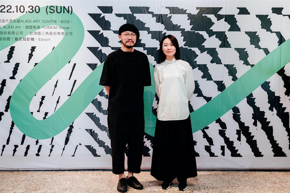 策展人方序中、邵雅曼。