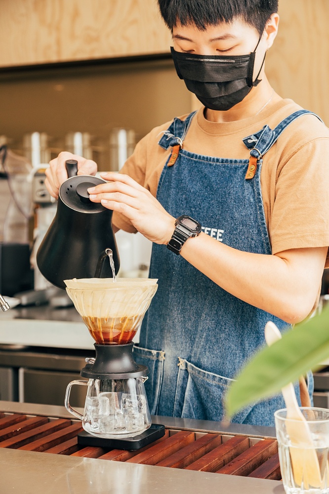 小檔不畏疫情，富錦樹集團創辦人吳羽傑Jay再次種下富錦樹的樹苗，「富錦樹咖啡中山店」地點在選中山北路二段與南京東路一段交叉口，距離捷運中山站約5分鐘路程