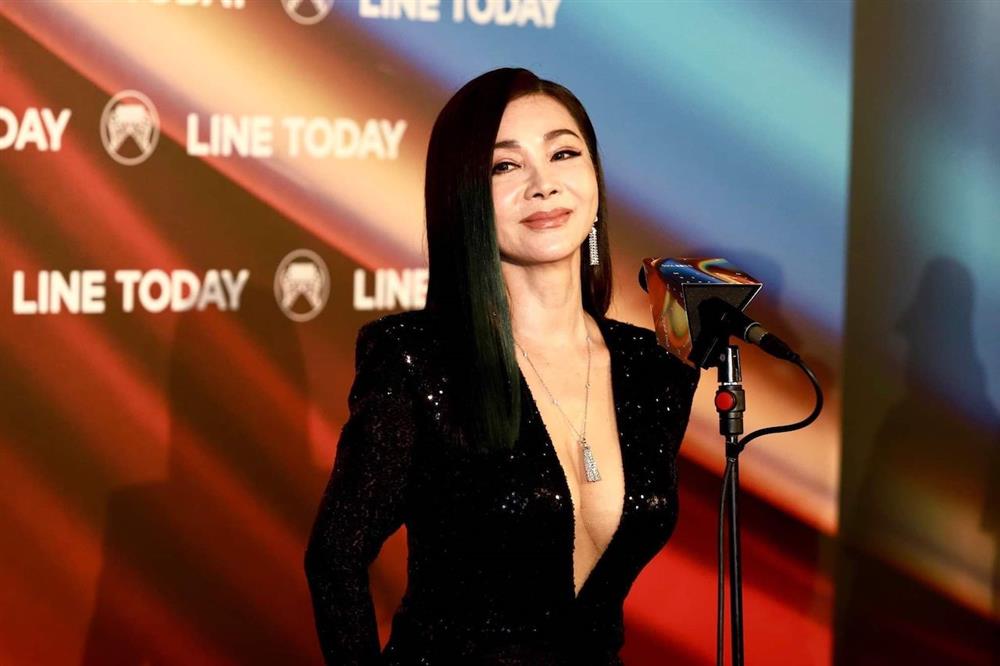 美鳳姐被譽紅毯第一美，藍寶石當天表演令人期待