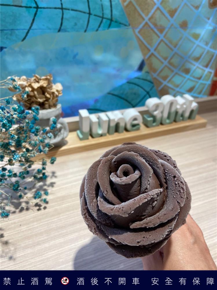 04.(圖片四)【June30th - 六月三十義式手工冰淇淋 - 櫻桃酒心巧克力】