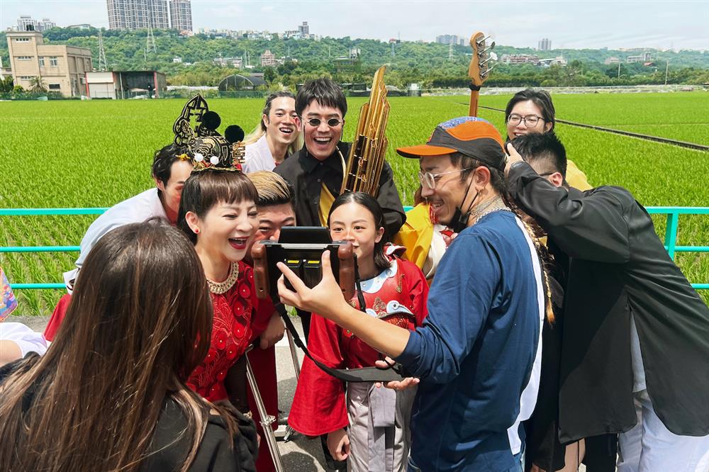 紅紅|跨領域藝術家接力創作 紅紅|跨領域藝術家接力創作