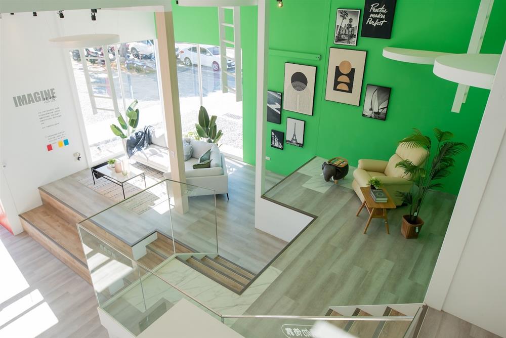 HOLA家的企劃師以「夢想」為核心，打造「雲梯沙發、音樂廚房、鏡景餐桌、飛行眠床、香氣獨白、發現陽台」等6大場景