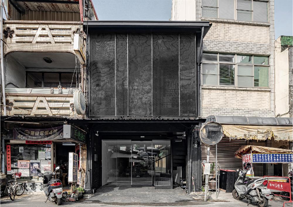黑屋裹白室 黑屋裹白室