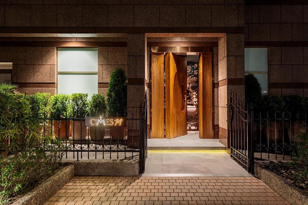 小檔CIMES君尹 大門與小花園區（亞卡默設計提供）