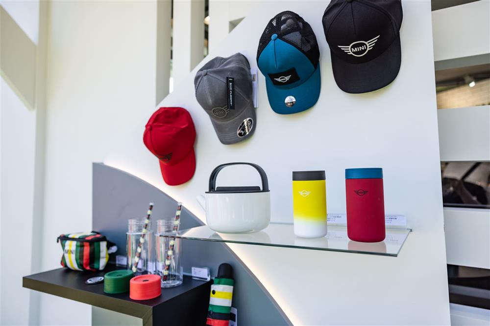 MEET THE NEW MINI EDITIONS. 迷你夏日巡迴展