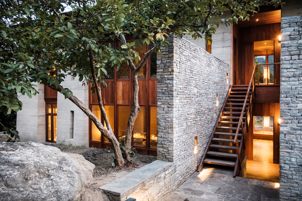 安縵喀拉不丹Amankora, Bhutan - Accommodation, Punakha Lodge, Mo Chhu Suite Block Exterior and Staircase_20261