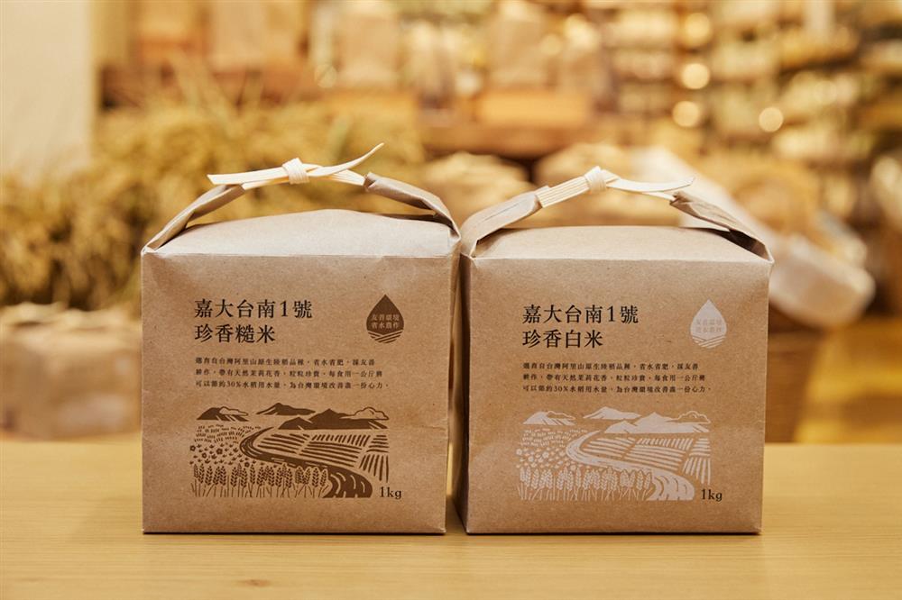 選育自台灣阿里山原生陸稻品種，省水省肥，採友善耕作，帶有天然茉莉花香。