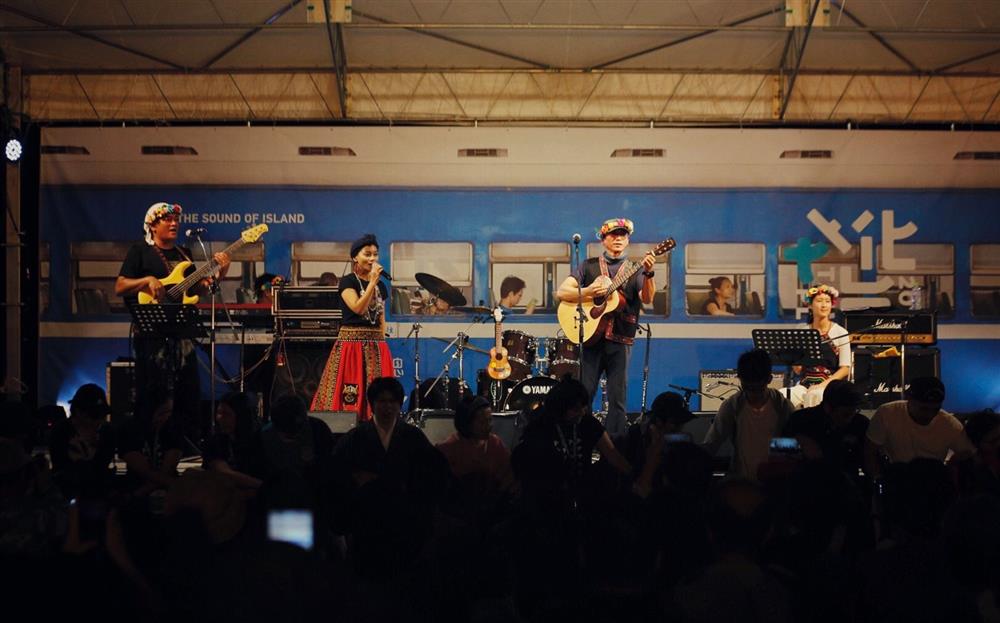 2018歌手陳建年、阿爆表演