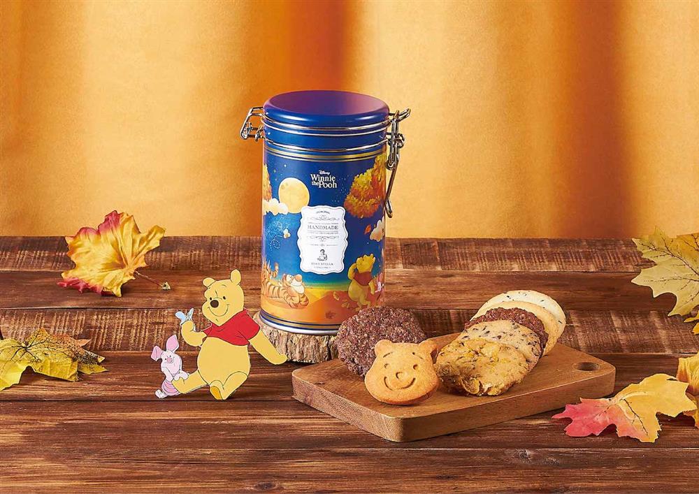 07 「維尼的月光漫步」密封罐象徵珍貴情誼的長久陪伴與祝福。 07 「維尼的月光漫步」密封罐象徵珍貴情誼的長久陪伴與祝福。