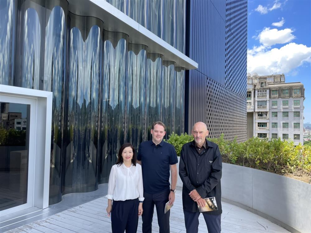 圖左至右分別為:OMA北藝中心項目總監林家如、David Gianotten與Rem Koolhaas。(攝影:Adela Cheng) 圖左至右分別為:OMA北藝中心項目總監林家如、David Gianotten與Rem Koolhaas。(攝影:Adela Cheng)