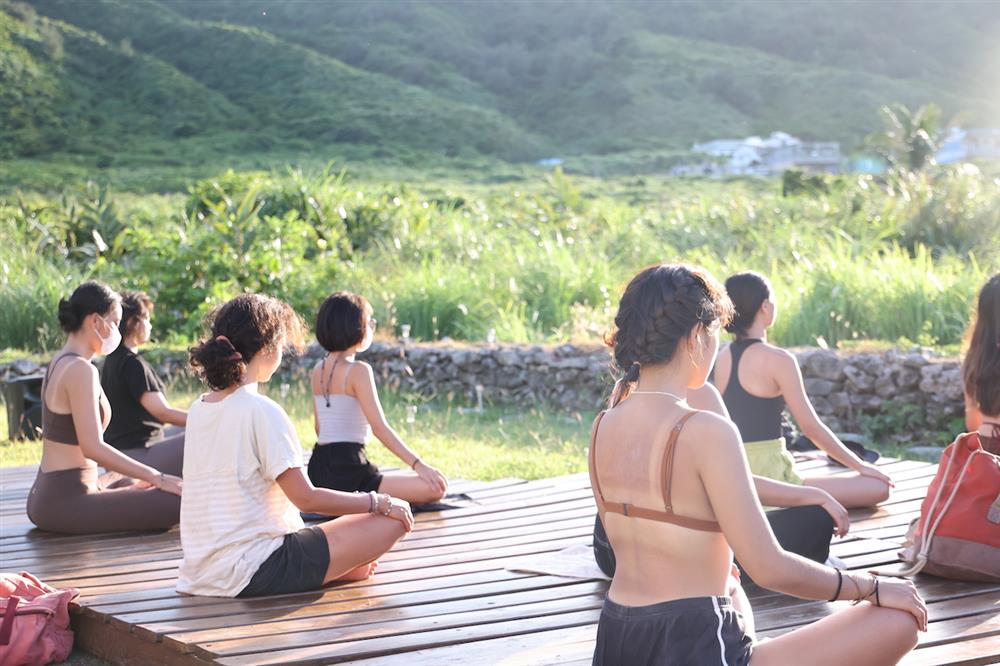 蘭嶼旅人節透明島佳佳百貨草地瑜伽