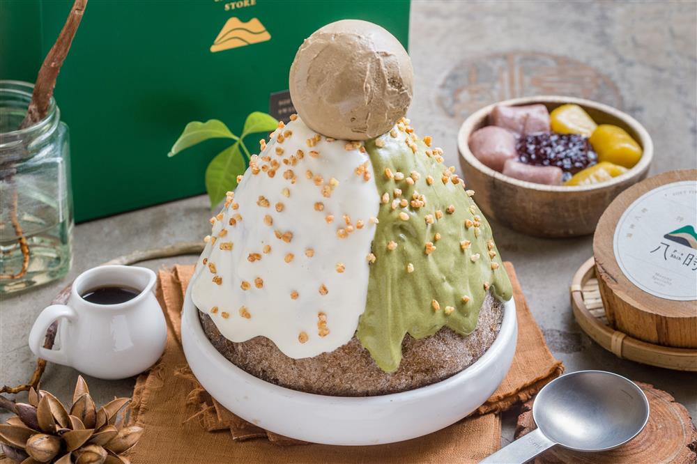 歌劇院1樓_Pa-shih 八時神仙草 歌劇院形象概念店__焙茶雙重奏嫩仙草雪花盛盤