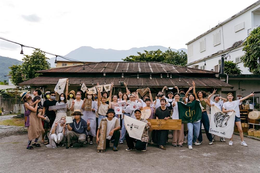 「行動草木！環島城市計畫」第三站到花蓮與在地店家小和山谷合作。圖／草木提供