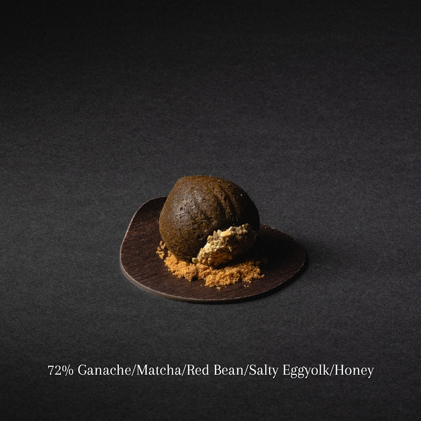 小檔72%Ganache巧克力甘納許:Ｍatcha抹茶:Red Bean紅豆:Salty Eggyolk鹹蛋黃:Honey蜂蜜
