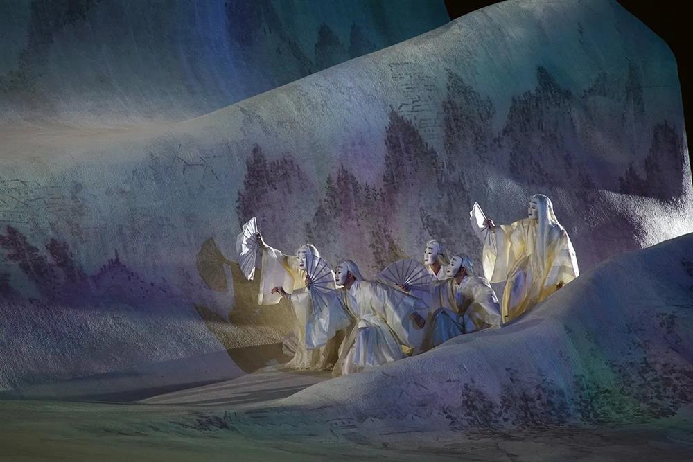 Michael-Levine-Madame-Butterfly6