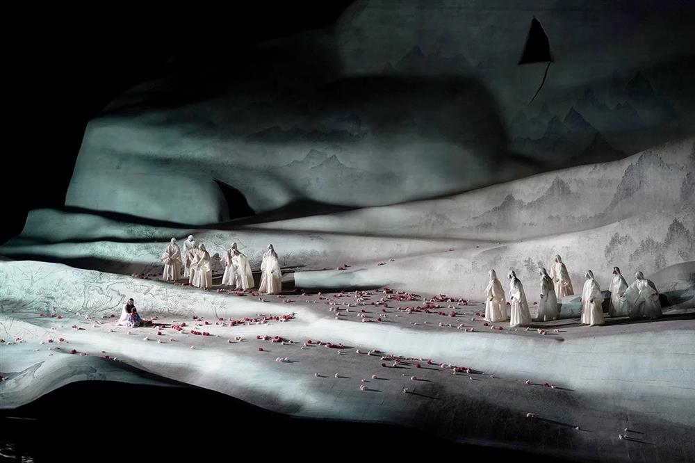 Michael-Levine-Madama-Butterfly5