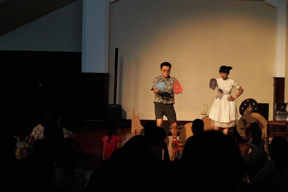 5 母語故事親子演出「暗mi-moo」。（圖片提供／夾腳拖劇團）