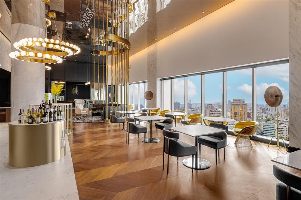 小檔台中李方艾美酒店艾美行政酒廊位於20樓的艾美行政酒廊，提供萬豪旅享家白金以上會員及行政樓層貴賓使用，全天候供應輕食小點及各式飲料。