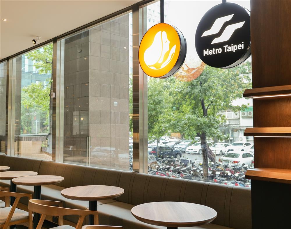 「北捷X路易莎」咖啡廳旗艦店2