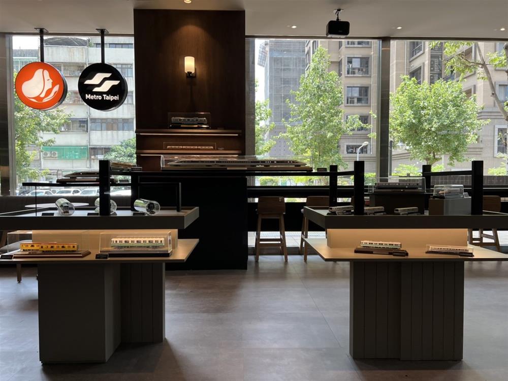 「北捷X路易莎」咖啡廳旗艦店3