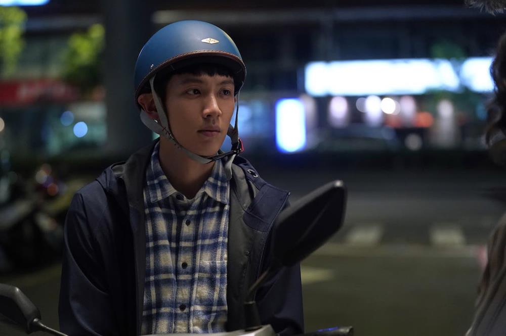 初戀慢半拍徐若瑄柯震東6.柯震東所飾演的小洪對溫柔姐姐一見鍾情 (1) 初戀慢半拍徐若瑄柯震東6.柯震東所飾演的小洪對溫柔姐姐一見鍾情 (1)