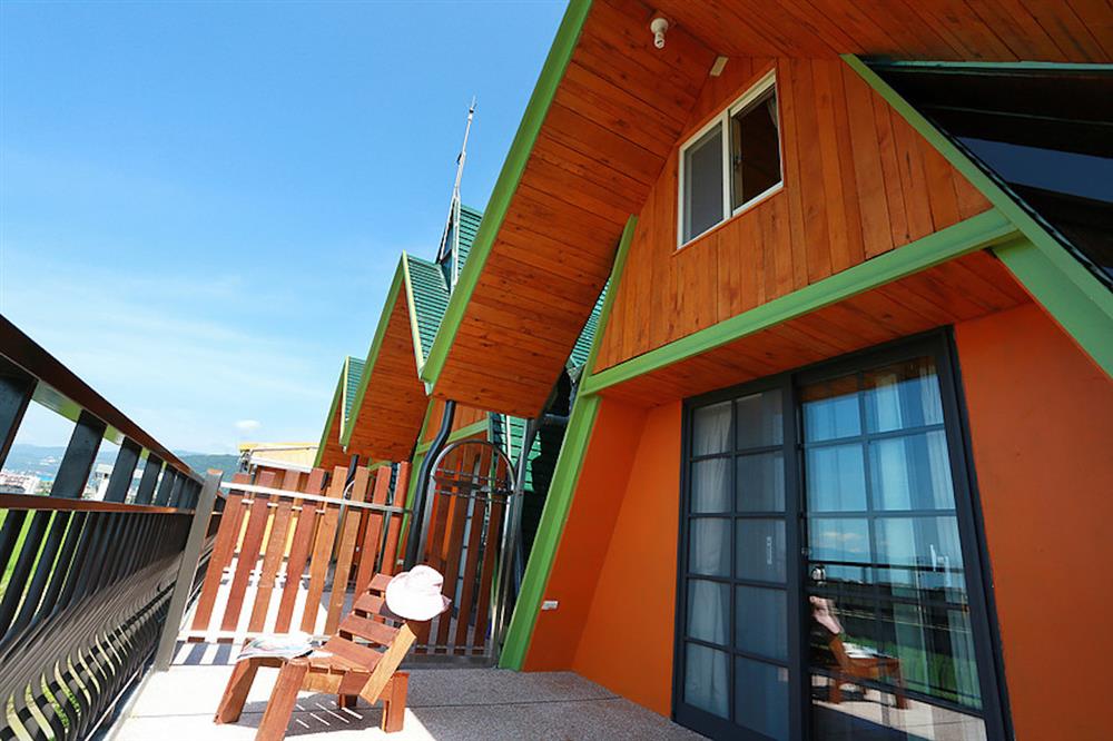 2-4.「工匠家閣樓小木屋」。(圖片由Booking.com提供)