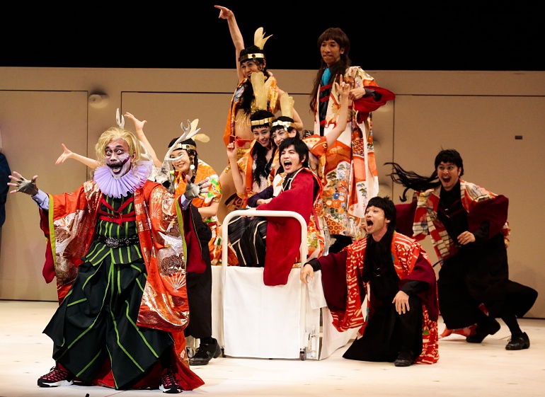 小檔05野田秀樹《Q:歌舞伎之夜》劇照_夢幻卡司打造日式史詩鉅作_10月登台演出_photo by Kishin Shinoyama 小檔05野田秀樹《Q:歌舞伎之夜》劇照_夢幻卡司打造日式史詩鉅作_10月登台演出_photo by Kishin Shinoyama