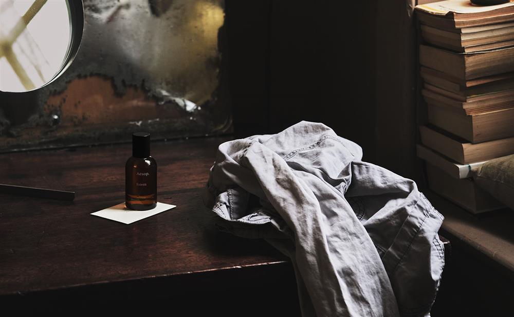 【情境圖3】Aesop Eidesis 艾底希思香水 50mL NT$5,600 【情境圖3】Aesop Eidesis 艾底希思香水 50mL NT$5,600