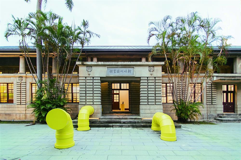 小檔新竹州圖書館05展覽設計上，承襲新竹州圖書館的使命「閱讀」為核心，打造現代的閱讀體驗。