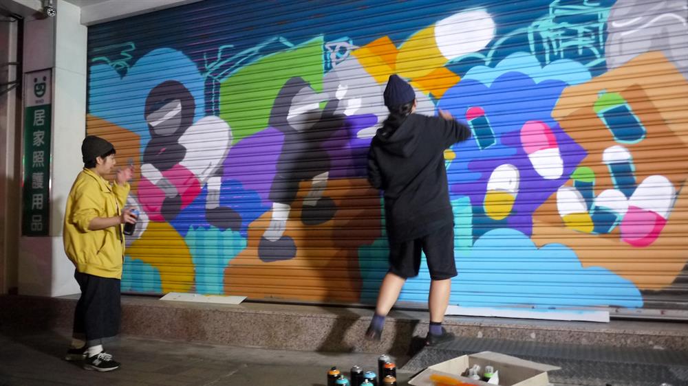 藝術家Mess-age_照片由Missn _ Jero _ Faso提供