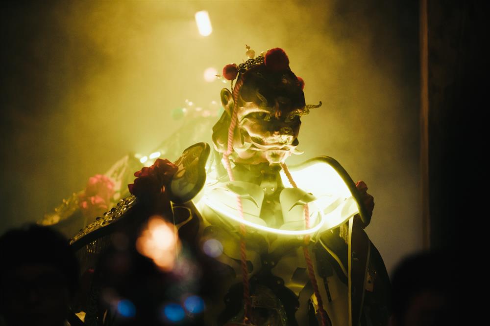 藝術家李育昇_過去作品_電氣神將千里眼_攝影簡子鑫