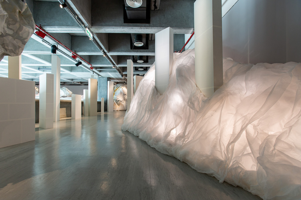 02_北美館3C迴廊計畫「崎Heterogeneous」 展場照,臺北市立美術館提供。 02_北美館3C迴廊計畫「崎Heterogeneous」 展場照,臺北市立美術館提供。