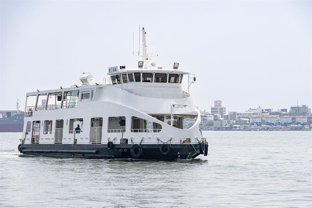 小檔高雄旗福2號改造船體外觀色彩計畫整合視覺感受 (2)