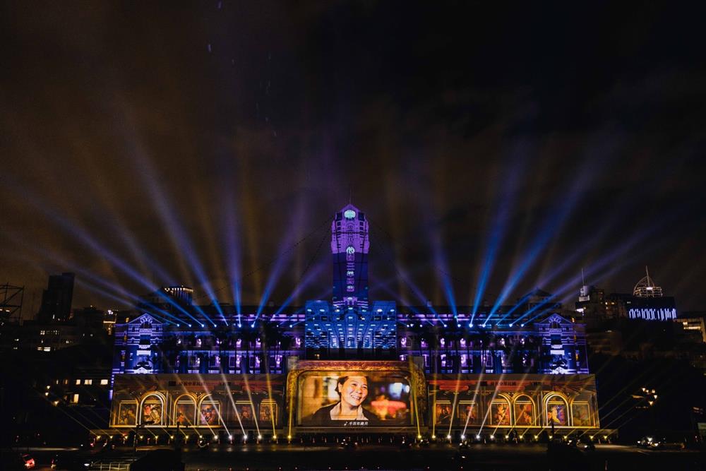 「寶島有光 土地之愛」中華民國111年國慶總統府建築光雕展演(3)