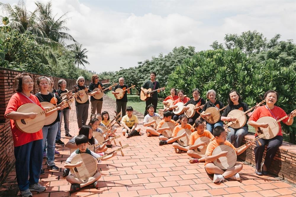 小檔2022半島歌謠祭全台首創古城上的時尚民謠音樂會