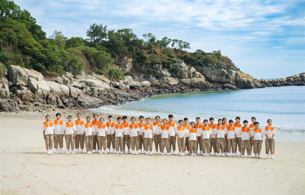 馬祖兒童合唱團穿上「馬祖風燈」服於國慶大會上演出