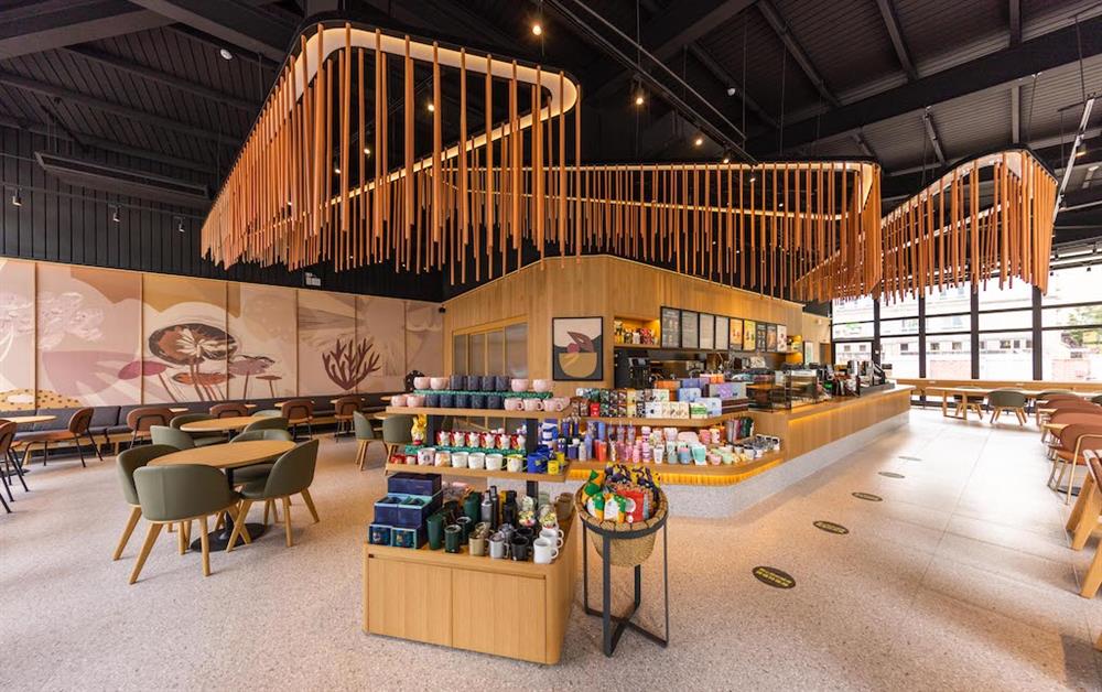 星巴克林口中山門市內景 星巴克林口中山門市內景