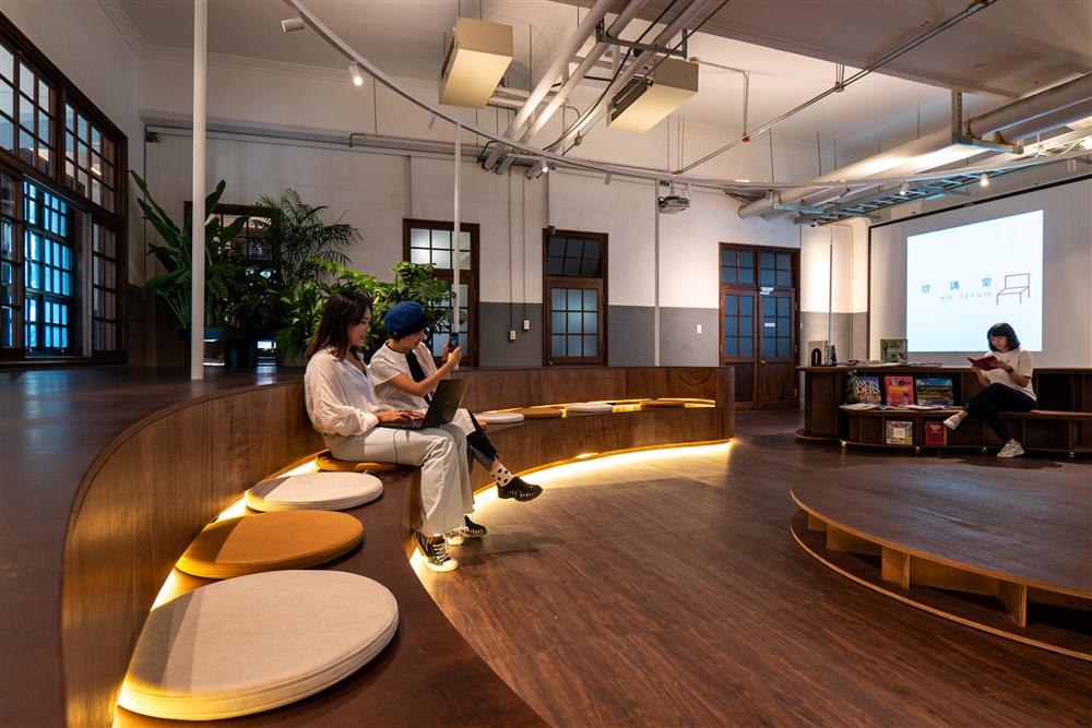 以「擁抱」為設計概念，來讓參與活動的民眾擁有舒適、輕鬆的感覺。（圖／欣傳媒）