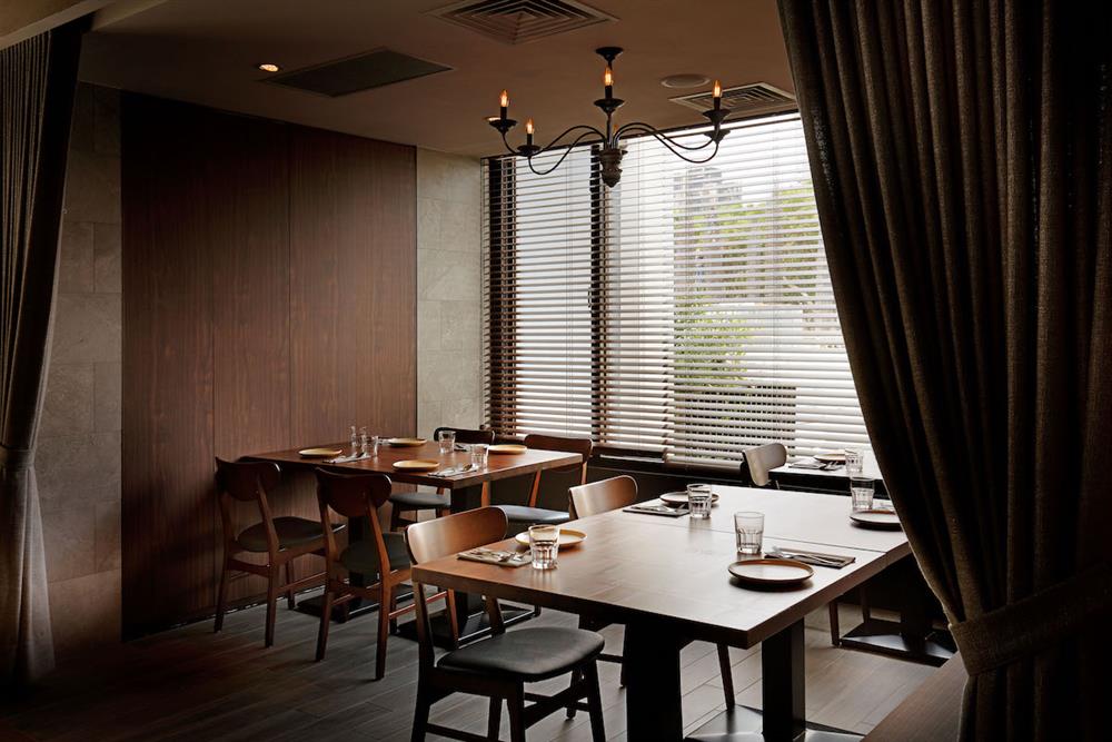 AmberHili_餐廳半包廂區