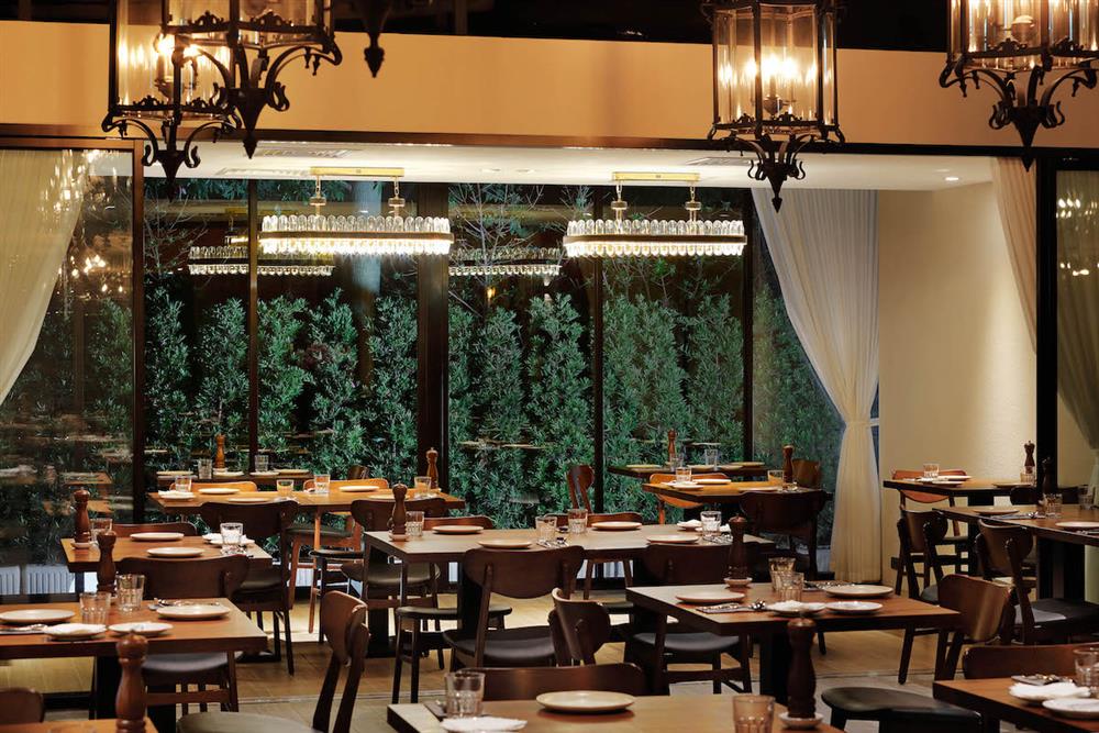 AmberHill_餐廳夜景空間照