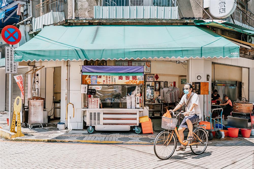 小檔永樂街_肉包明邀集在地特色店家、青創品牌,透過主題策展、市集、城市論壇、街區走讀及音樂表演、演唱會、工作坊、 小檔永樂街_肉包明邀集在地特色店家、青創品牌,透過主題策展、市集、城市論壇、街區走讀及音樂表演、演唱會、工作坊、