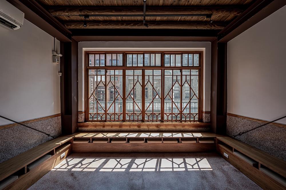 小檔02-2-非住宅類-首獎及網路人氣獎-OLYMPUS PLAZA TAIPEI／元佑實業股份有限公司大稻埕分公司