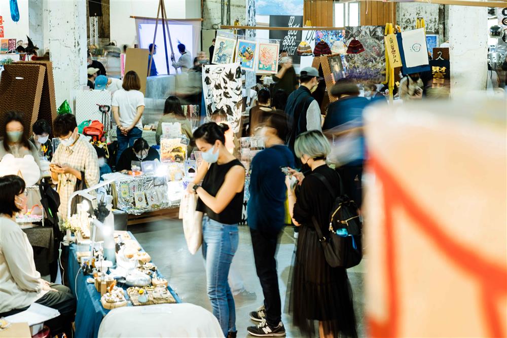 2022草率季現場照片_28破紀錄創下400+攤位齊聚一堂，與藝術家跟創意人面對面交流，不停歇的創意能量成為民眾每年引領企盼的藝文盛事