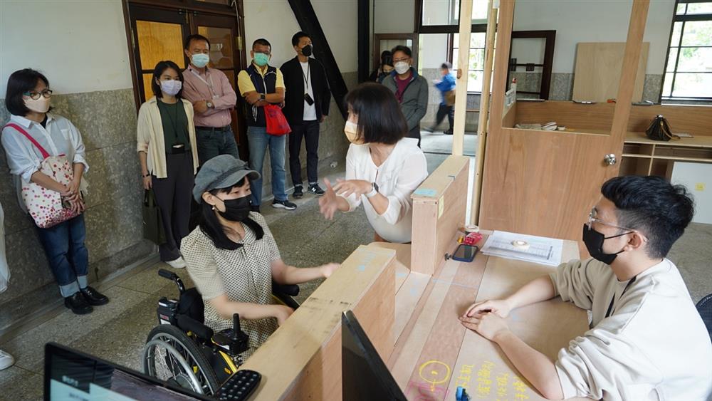 小檔台北捷運再設計15_歷經3次的驗證會議，邀請專家及使用者共同檢視，改善站務員與行動不便旅客的互動情形