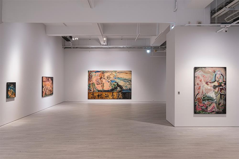 小檔安卓藝術黨若洪個展展場空間照1圖說：「高枕無憂的你」黨若洪個展  從瘟疫到戰爭：關於災厄如慶典的一魚兩吃 11_12-12_24於安卓藝術展出。（安卓藝術提供, 攝影朱淇宏）