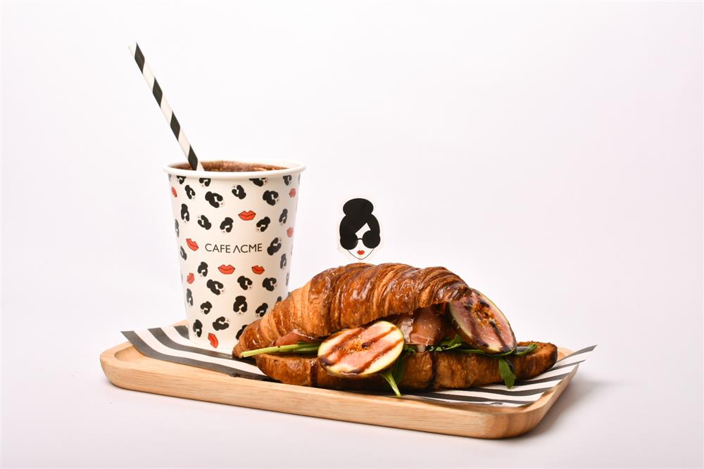 CAxAO_09此次並推出專屬活動菜單，多款全新餐點於北美館⾨門市限定販售