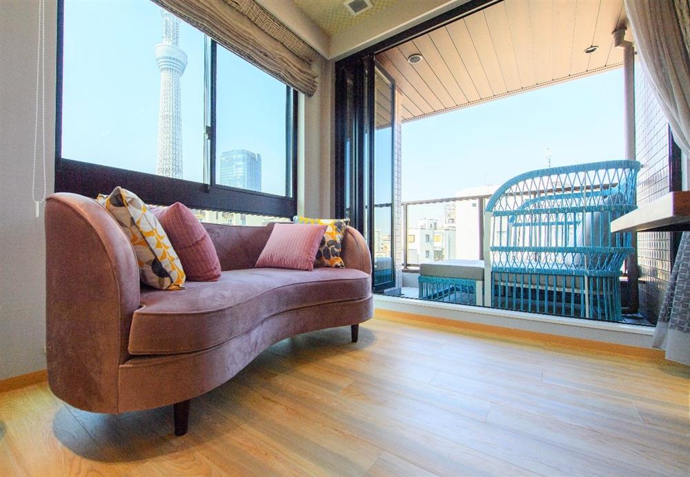 圖8 :入住「家庭大套房」每日享受與東京晴空塔對望,如此夢幻般的住宿環境就像是日劇中的場景。(圖片來源:ⒸSOLA HOTEL) 圖8 :入住「家庭大套房」每日享受與東京晴空塔對望,如此夢幻般的住宿環境就像是日劇中的場景。(圖片來源:ⒸSOLA HOTEL)