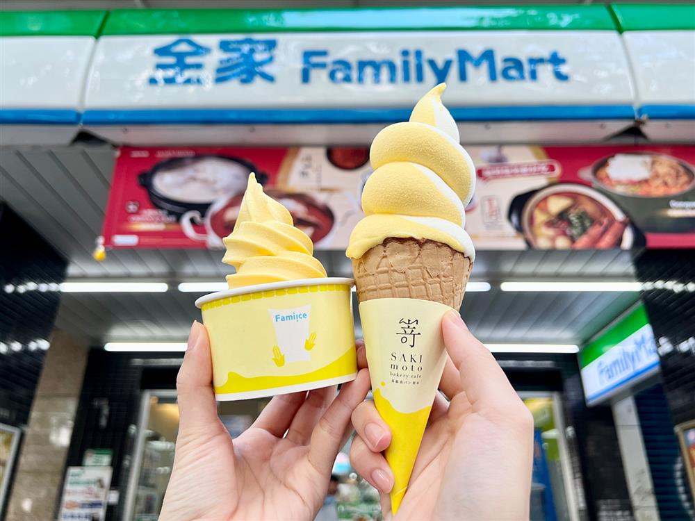 小檔嵜本 SAKImotoBakery 新品【新聞資料照2】Fami!ce全家霜淇淋與嵜本SAKImoto Bakery推出「玉米濃湯霜淇淋」，將帶給消費者鹹甜交織、衝擊味蕾的新滋味